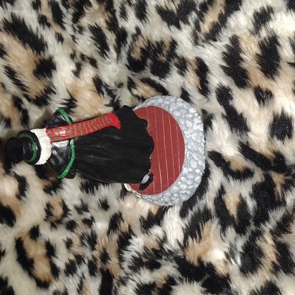 Ebenezer Scrooge Christmas figurine - Picture 4 of 4